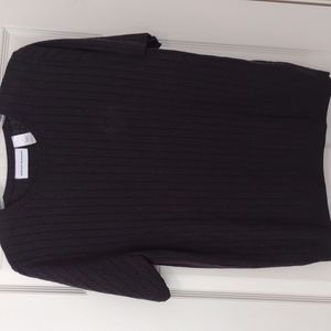 Alfred Dunner short sleeve Black blouse in size L.